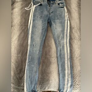 WORN ONCE Men’s Boohoo Man Ripped paint splatter chain stretch skinny sz 32